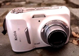 Kodak EasyShare C1550 16,0 megapixel fotocamera digitale bianca perla punta e scatta compatta - Foto 1 di 15