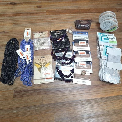 Lote de suministros de joyería cordones, alambre, cuentas de vidrio, hilos de seda ECT 26 piezas  Foto 1 de 4