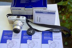 Olympus flagship E-P1 Digital Camera +14-42mm zoom lens from original owner