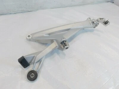 BMW K1300GT K1200GT 2005-2011 reposapiés delantero/trasero derecho soporte de montaje de clavija Foto 1 de 4