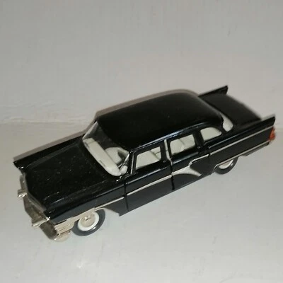 LIMOUSINE URSS YANKA GAZ 1959 SCALA 1/43 NO BOX OBSOLETO - Immagine 1 di 4