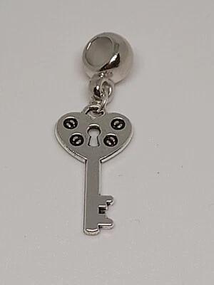 Charm Ciondolo Pendente  Per Bracciale Chiave Tono Argento - Immagine 1 di 2