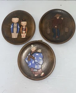 Lotto di 3 piatti giapponesi in legno dipinti a mano vintage - Foto 1 di 24