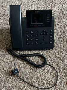 Yealink SIP-T34W WiFi IP Phone Ooma office branded. Yealink classic IP phone - Picture 1 of 4