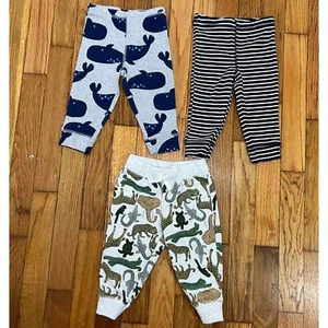 PRE-OWNED - Carter's Set of 3 Joggers Size 9 Months - Picture 1 of 3
