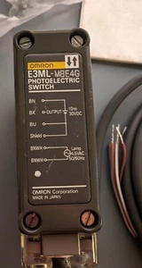 Omron E3ML-M8E4-G Photoelectric Sensor 10-30Vdc 4M 14705V  - Picture 1 of 2