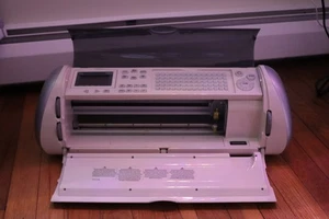 Cricut Expression, Cortador Electrónico Personal 24" con Caja Original!! Gris - Imagen 1 de 14