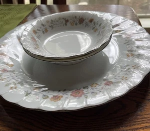 Sheffield Bouquet Swirled (ein Speiseteller & zwei Desert Bowls) - Bild 1 von 8
