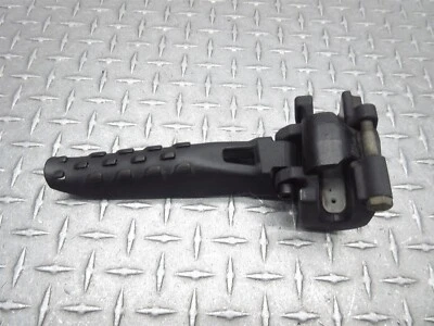 Clavija de pie delantera izquierda Can-Am Ryker 600 2019 19-24 OEM Lt Foto 1 de 4