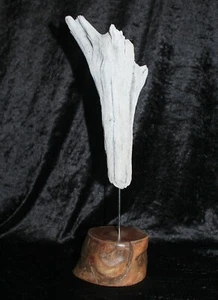 Originelle Holz Skulptur Statue weiss H36cm Treibholz Schwemmholz auf Holzsockel - Bild 1 von 7