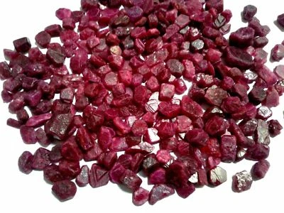 GENUINE EARTH MINED 25ct Lot BEAUTIFUL NATURAL RED RUBY BURMA ROUGH GEMSTONE  - Image 1 of 3