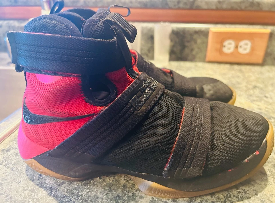耐克 LeBron James Zoom Soldier X 10 BB 鞋 LRJ SX 16/17 青少年 6.5 码黑色红色 — 第 1/4 张图片