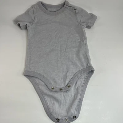 Body de bebé Cherokee gris manga corta acanalado una pieza talla 0-3 meses Foto 1 de 4
