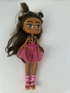 Muñeca Jay@Play Boxy Niñas Nomi Con Zapatos Rosa WKQ38 - Imagen 1 de 4