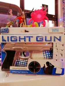 CHAUMET Light Gun Silver wii pistola colore silver joystick funzione incluso  - Afbeelding 1 van 2