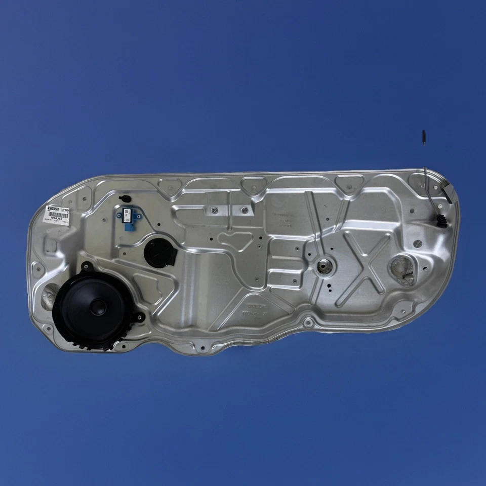 2010–2013 Volvo C30 Front Right Window Regulator Board -  8679979 ✅ - Image 1 of 3