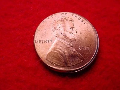 2016 LINCOLN CENT MINT COIN ERROR PARTIAL COLLAR COIN!!  #463 - Image 1 of 2
