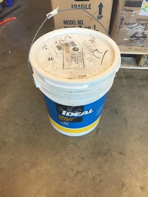 拉丝润滑剂,5 加仑,黄色,理想,31-355,仅 27 磅。 左侧 — 第 1/4 张图片