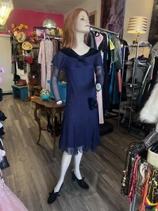FLAPPER 1920’S NAVY BLUE SILK CHIFFON DRESS W DRAPED AND BROOCH BELTING - Picture 1 of 8