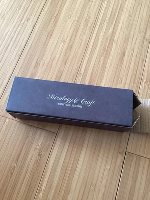 Juego de regalo piedras de enfriamiento de whisky Mixology en caja dañada Foto 1 de 4