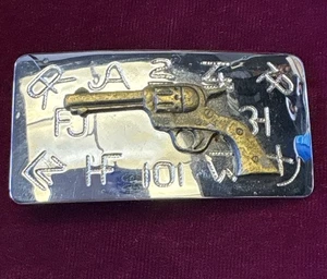 Vintage 1978 Bergamotte Gewehr Gürtelschnalle Western Revolver Silber & Messing USA - Bild 1 von 2
