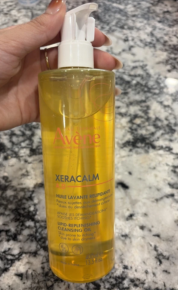 Aceite limpiador reponedor de lípidos Avene XeraCalm A.D 13,5 oz exp. 9-2027 Foto 1 de 3