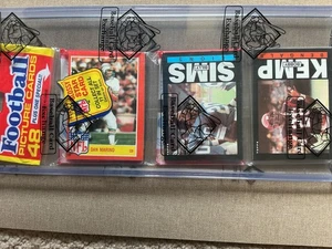 1985 TOPPS FOOTBALL RACK PACK WITH MARINO ON TOP AUTH BY THE BBCE - Picture 1 of 2