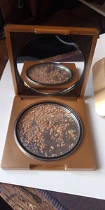 New Huda Em(Power)Ed Face Gloss Glow Energy 5.3g - Picture 1 of 3