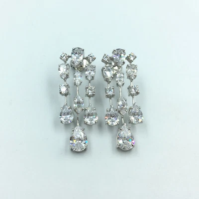 Pendientes colgantes colgantes de lujo de zafiro brillante simulado blanco en plata 935 para mujer Foto 1 de 4
