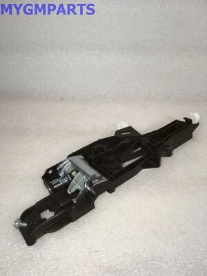 COLORADO CANYON PASSENGER FRONT DOOR OUTSIDE HANDLE BRACKET 2015-2019 13592465 - Image 1 of 3