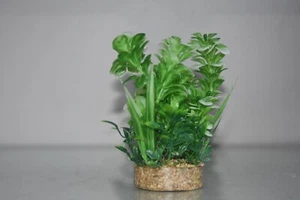 Aquarium Green & White Plant With Sandstone Base and Airstone 6 x 6 x 14 cms - Picture 1 of 3