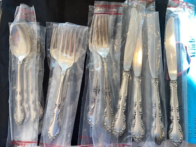 Juego de cubiertos Grandeur ONEIDA NUEVO 4 AJUSTES 4 PIEZAS. PER Foto 1 de 2