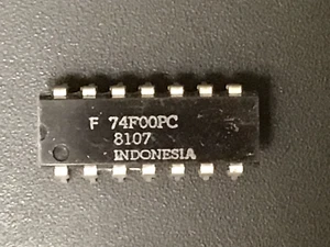 7 pcs FAIRCHILD ~ 74F00PC~ NAND GATE QUAD 2-INPUT 14PIN CERDIP (LOT OF 7) - Picture 1 of 2