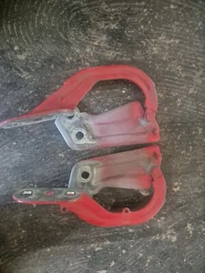 2013 FOCUS MK3 2013 GENUINE BONNET HINGES LEFT & RIGHT RACE RED 2011-2017 PAIR - Picture 1 of 1