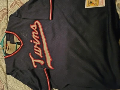 Minnesota Twins Kirby Puckett retro throwback/vintage jersey 2xl Mitchell & Ness - Image 1 of 2