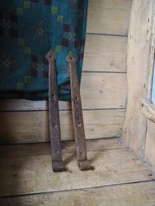 A Nice Pair Of Antique Arrow Head Door Hinges Wrought Iron - Picture 1 of 8