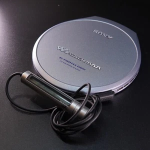 Sony CD Walkman D-EJ925 Discman with Remote, Magnesium Lid, TESTED! - Afbeelding 1 van 9