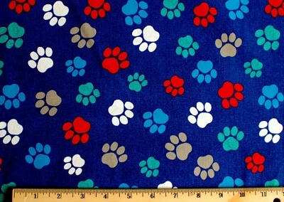 POR*MÁSCARAS FACIALES*ESTAMPADOS DE PATAS ROJO/AZUL/BLANCO/MARRÓN SOBRE TELA 100% ALGODÓN AZUL MARINO 44X36" Foto 1 de 3