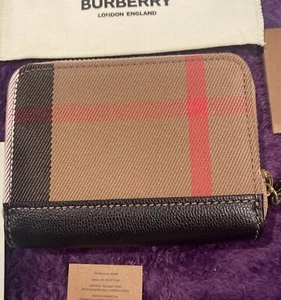 Burberry Geldbörse mit umlaufendem Reißverschluss Neu mit Etikett und Staubbeutel UVP 480 $ - Bild 1 von 5