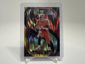 2024 Panini Select - Premier Level Joe Burrow #127 Red & Yellow Shock Prizm - Bild 1 von 2