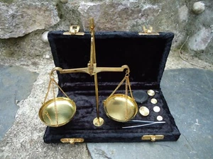 Small Set Brass Scales In Black Velvet Box With 20 Gram Weight Antique Style - Picture 1 of 6