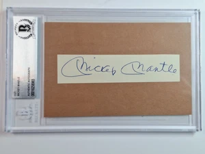 MICKEY MANTLE BIG Cut Signature AUTO 1/1 WITH HOF PLAQUE ON BACK BECKETT #8965 - Picture 1 of 2