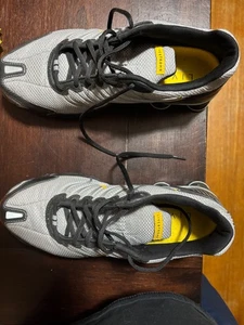 Nike Shox Herren Livestrong Größe 10 - Bild 1 von 14