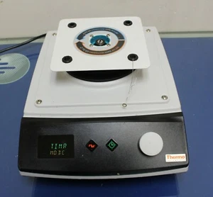 Thermo Scientific 88880021 Compact Digital Waving Rotator - Picture 1 of 9