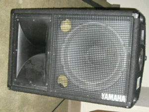 YAMAHA CLUB SERIES lll MONITOR SPEAKER MODEL SM12 lll - Picture 1 of 6