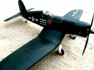 F 4 U Corsair WW2 Fighter Metallo USAF Worldwar II MARINA/AEREO Aereo YakAir - Foto 1 di 1