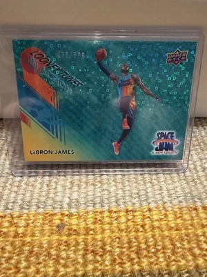 LEBRON JAMES 2021-22 UD SPACE JAM A NEW LEGACY IN ACTION MEGA GREEN /599 - Image 1 of 4