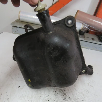 Tanque de aceite Yamaha TDM850 3VD 1991-1995 genuino OEM Foto 1 de 2