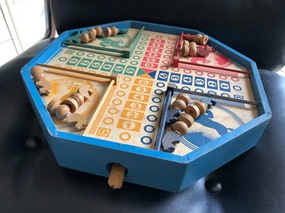 🐈‍⬛ Ancien jeu de petits chevaux dada  et jeu de puces en bois - Photo 1/4