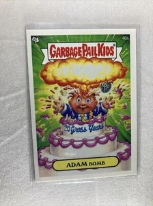 2015 Topps Garbage Pail Kids 30 aniversario Adam Bomb lista de verificación 1a A9 - Imagen 1 de 2